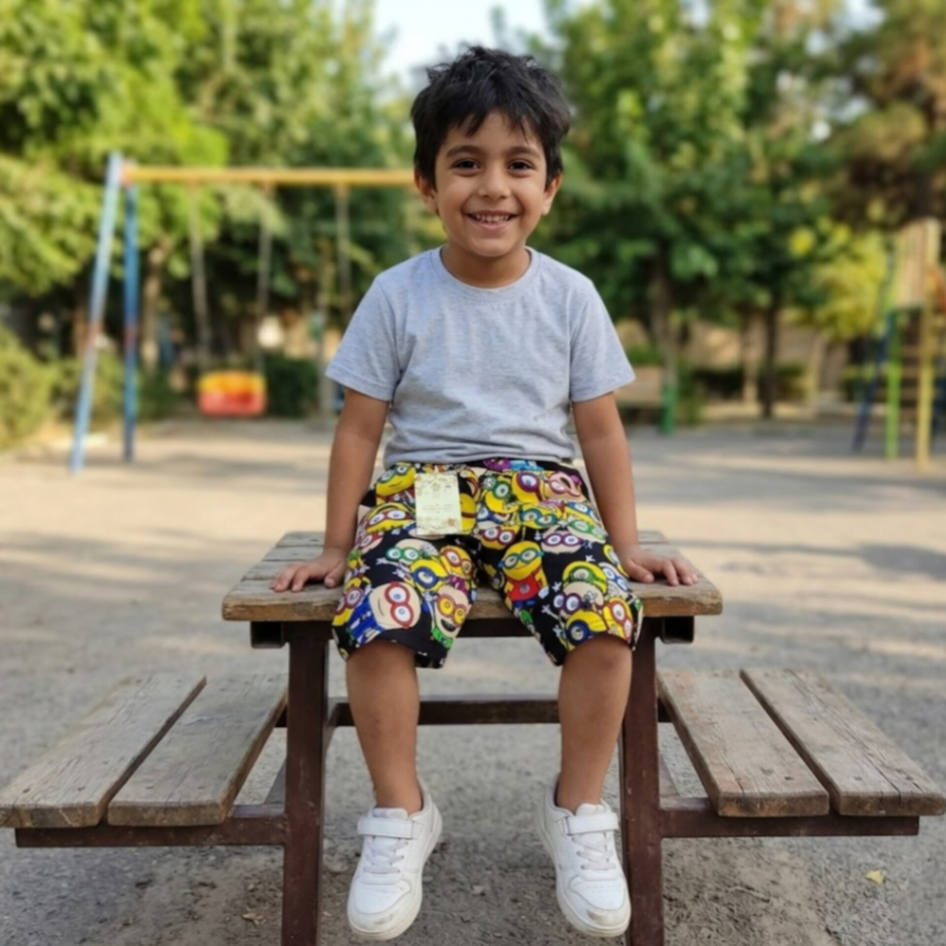 شلوارک بچگانه جنس کتان کاغذی طرح مینیون
